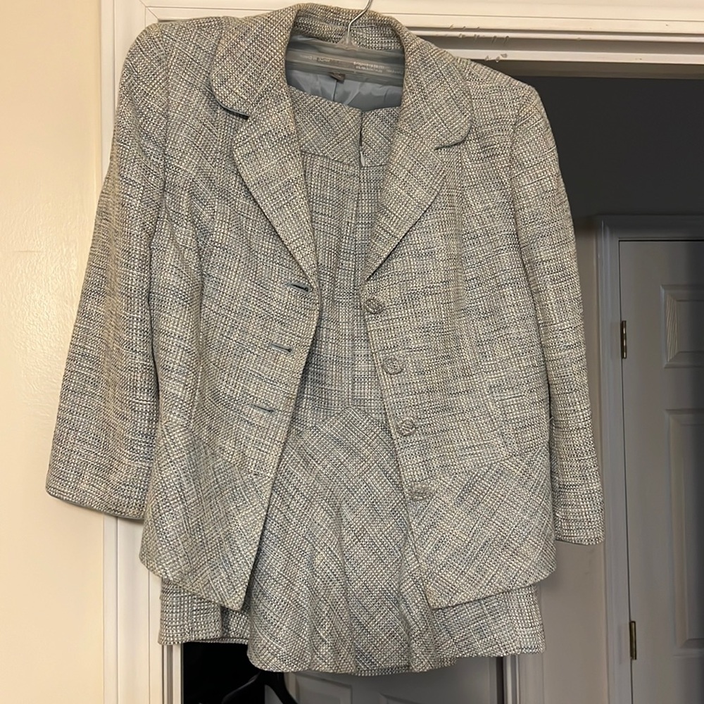 Ann Taylor two piece suit jacket & skirt